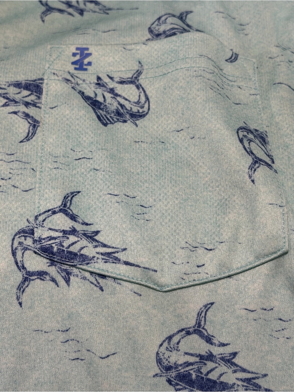 IZOD Saltwater Mens Blue Marlin Fish Print Polo Shirt Pocket XL - Picture 3 of 3